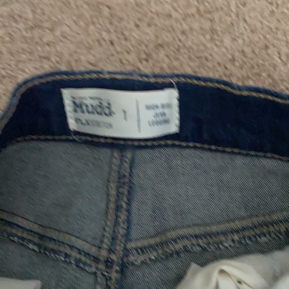 2 pair of mudd flex stretch size 1 jeans. I pair NWT. - Picture 8 of 9